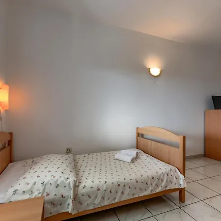 Fuer 23 Personen Mit Privatsphaere Апартаменты *
