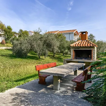 Fuer 23 Personen Mit Privatsphaere Apartman *