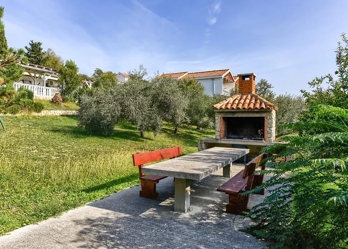 Fuer 23 Personen Mit Privatsphaere Apartman *
