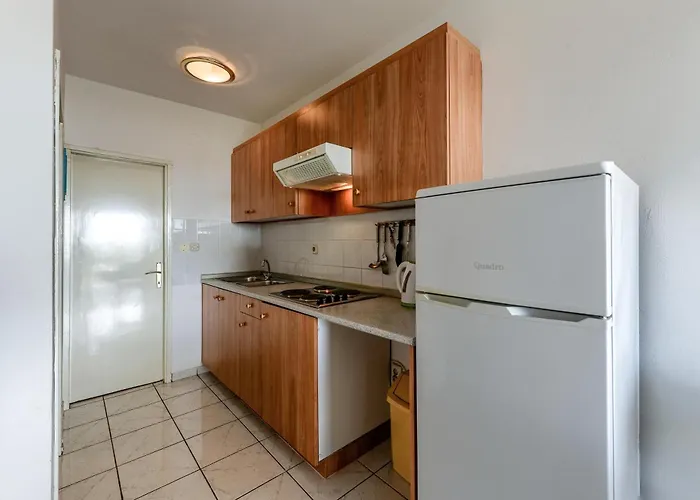Apartman Fuer 23 Personen Mit Privatsphaere Ražanac