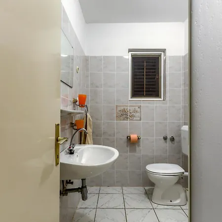 Haus Manda - 1 * Ražanac